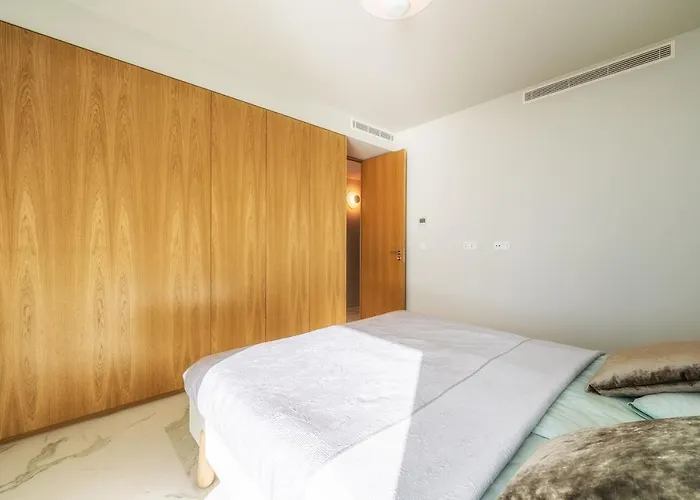 Barreirinha Front-line Sea View Ii By Madeira